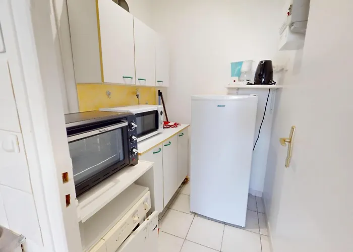 Le Des Nenuphars 생 힐레르 드 리에