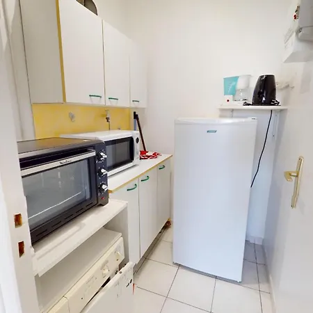 Le Des Nenuphars سا يْليرْ دو ري